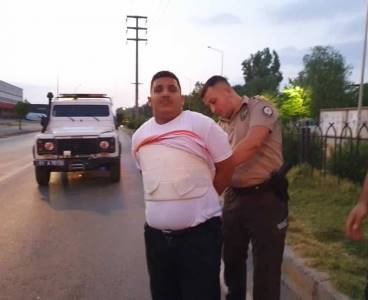 Sarıçam'da dur ihtarına uymayan şüpheli üzerinde çelik yelekle yakalandı
