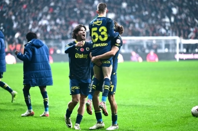 Fenerbahçe, Beşiktaş deplasmanında 3 puanı 3 golle aldı