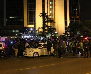 İHH'dan, İsrail Konsolosluğu önünde protesto