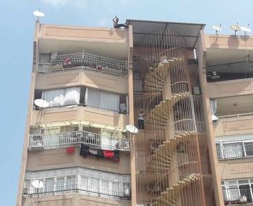 Kozanda polisin ikna çabası sonuç verdi, intihardan vazgeçti