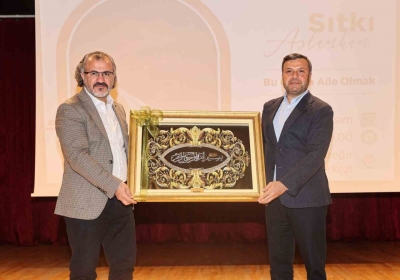 Eğitimci-yazar Adanalılarla buluştu