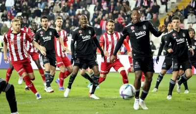 2 Penaltı, 5 Gollü Maçta Beşiktaş 3 Puanı Aldı