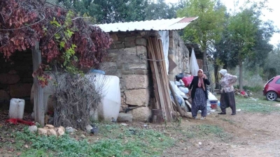 Kozan’da teknolojiye inat kız kardeşler üretiyor